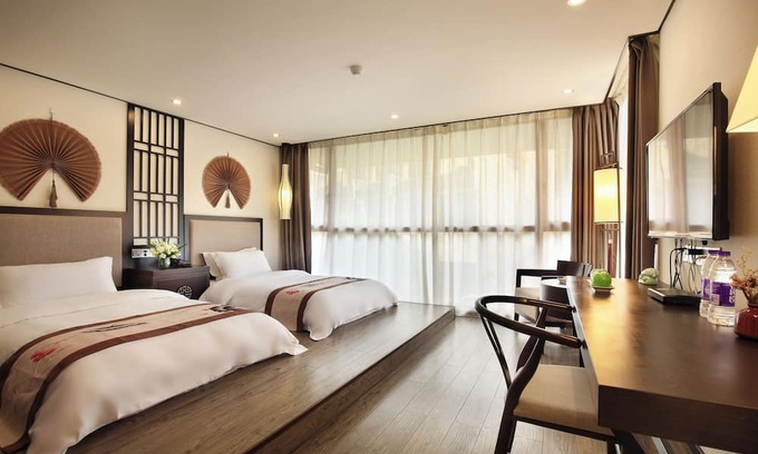 Xiufeng Hotel | Peach Blossom Resort Hotel