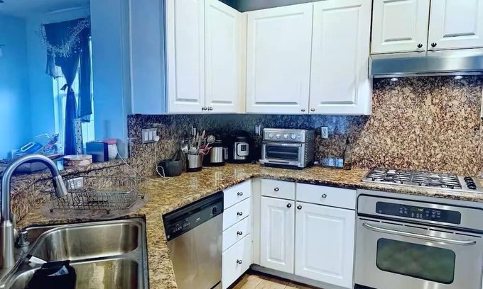 Bayshore Heights House | Large and Cozy Home 2BD 2BA Near SF