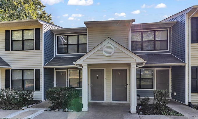 Durham Apartment | King 2BR Suite in Research Triangle Park