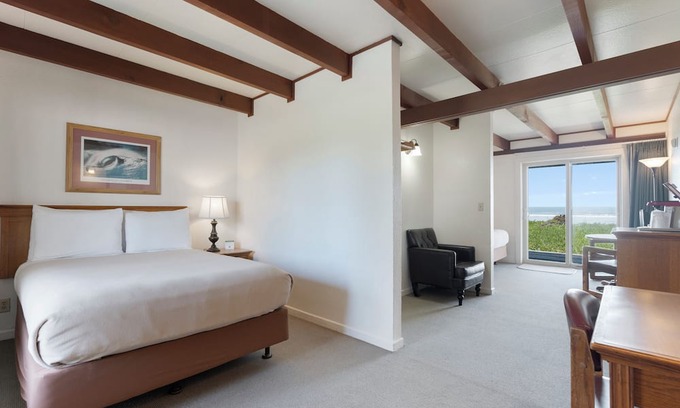 Bertsch-Oceanview House | Crescent Beach Motel