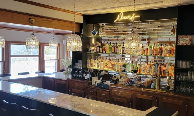 Port Austin Hotel | Garfield Inn