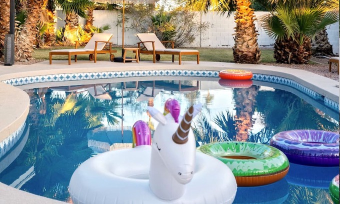 Shea North Estates House | Desert Paradise - Family Friendly - Fridge Stocking - Sleeps 12 - Pool+Hot Tub!