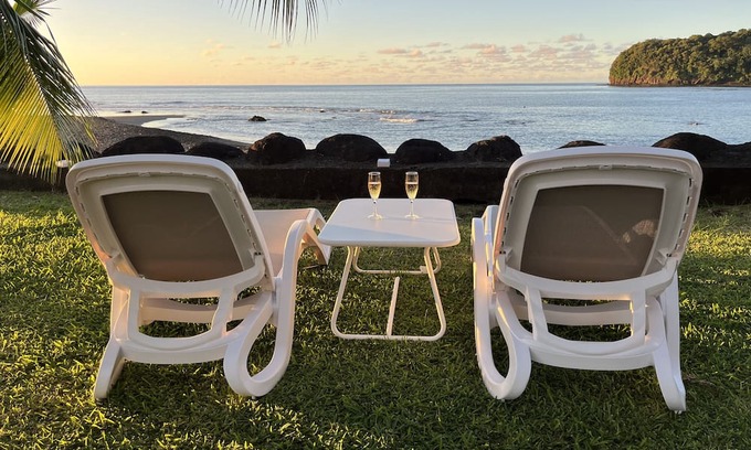 Tahiti House | NEW Luxury & Modern FARE MAOTI, A/C, Wifi, Private Parking, Private Beach Access