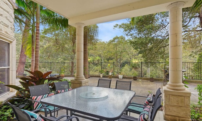 Central Coast House | Castle in the Meadow