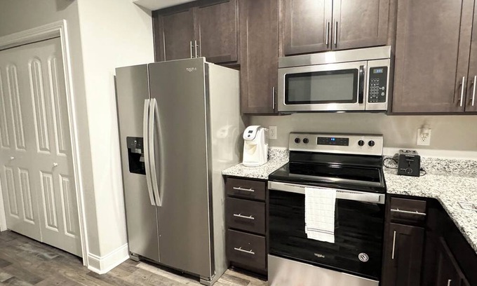 Clarksville House | Nice townhome with PS5 in charming Clarksville