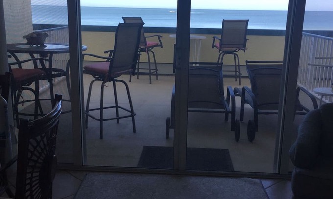Marco Island Condo | Charming 1-bedroom condo in brilliant Marco Island with WiFi, AC