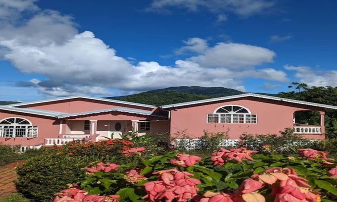 Castries Quarter House | Charming 2-bedroom house in Castries with WiFi