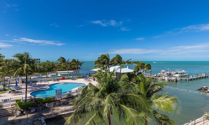 Marathon Resort | 2 Bedroom at Bluegreen Vacations The Hammocks at Marathon