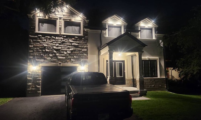 Newmarket Villa | Welcome to our luxurious villa in the heart of downtown Newmarket!