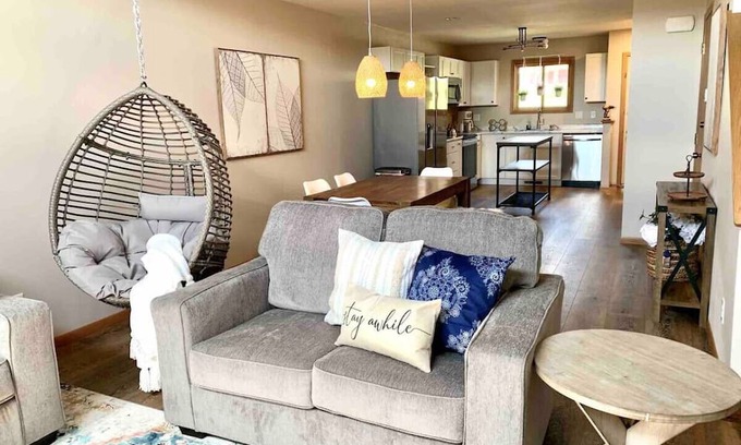 Lake Delton Condo | Waterfront Boho Retreat