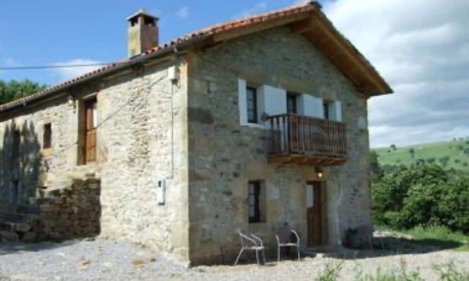 Selaya House | Country House 'La Casa De La Pradera' with Mountain View, Private Terrace and Private Garden
