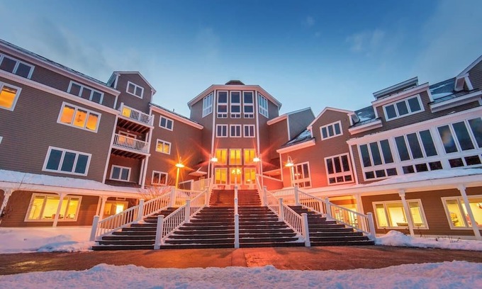 Brownsville Resort | Beautiful Holiday Inn Club Mount Ascutney Resort