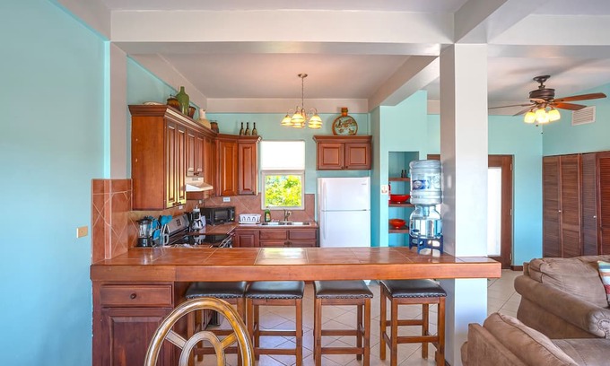 San Pedro Apartment | Charming lakefront apartment with stunning views