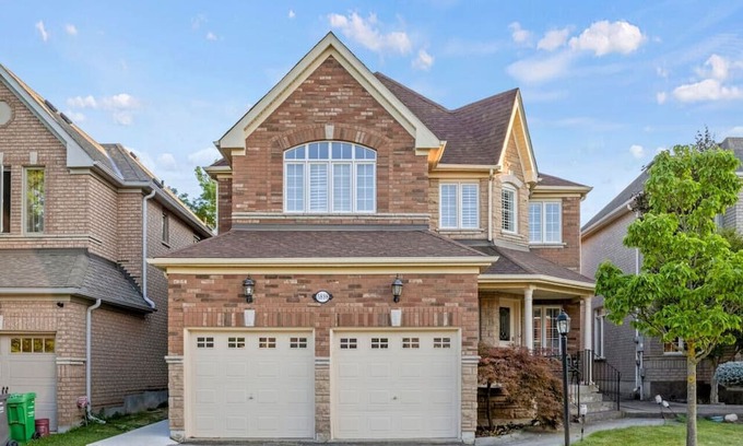 Churchill Meadows Apartment | Beautiful Bassinger - Suite 1
