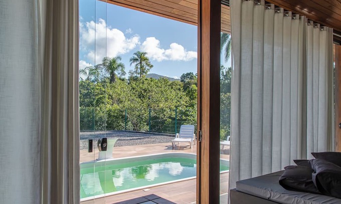 Vila da Gloria House | Casa com piscina e sinuca para 6 pessoas HX3157