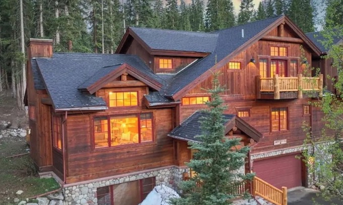 Blue River House | Amazing Mountain Home in Blue River-7 minutes from Breckenridge!