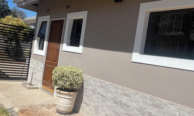 Harare Apartment | Charming 2-bedroom apartment in superb Harare with WiFi