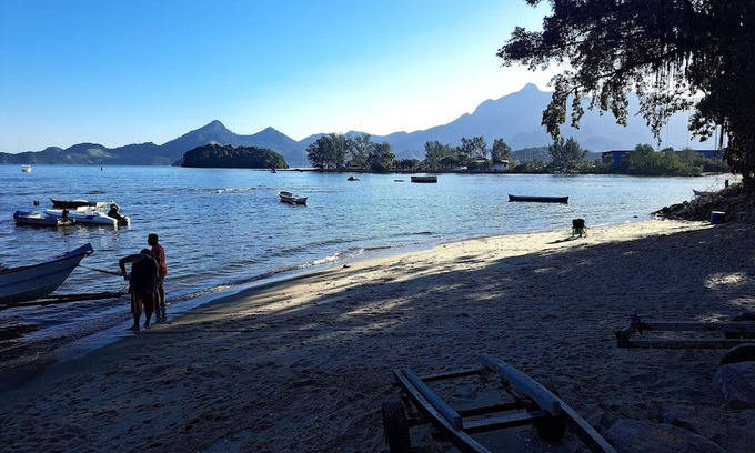 Itinga House | Suite 2 Simple WITH comfortable air conditioning Bracuí Beach