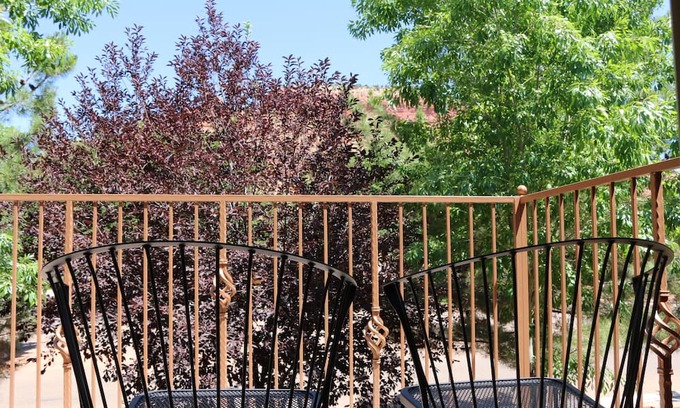 Kanab House | Cozy condo, hot tub, exercise room, parking , close to town, and trails