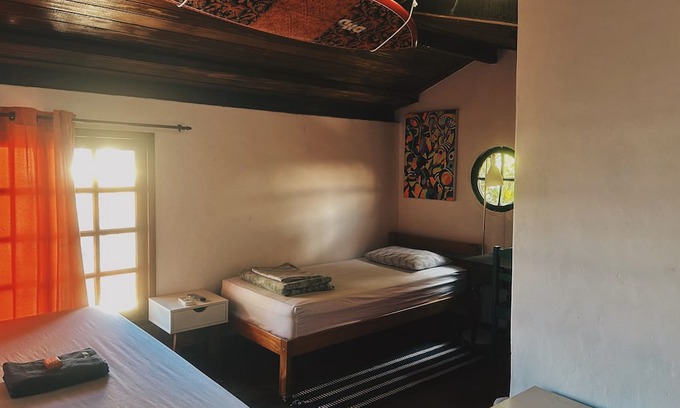 Rio Vermelho Villa | Private room and bathroom in an old mansion - In the heart of Rio Vermelho