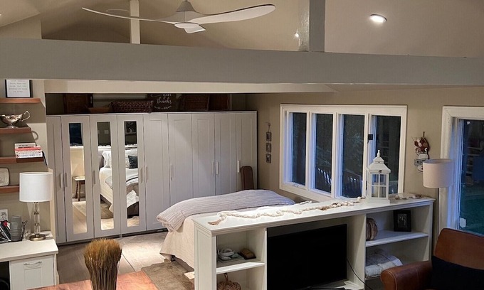 The Willows Cottage | Nice cottage in Menlo Park close to Stanford University & Hospital & Facebook