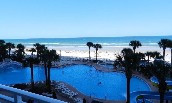 Seabreeze Historic District Condo | 10/17-20 WYNDHAM OCEAN WALK 2 BED DLX SLP 8 DAYTONA BEACH - THURS-SUN BIKE WEEK