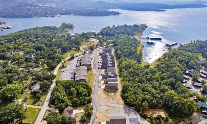 Indian Point Resort | Boat Slip 5bd on Indian Point MO Book Here:nhttps:/tablerockresorts.com/551755/