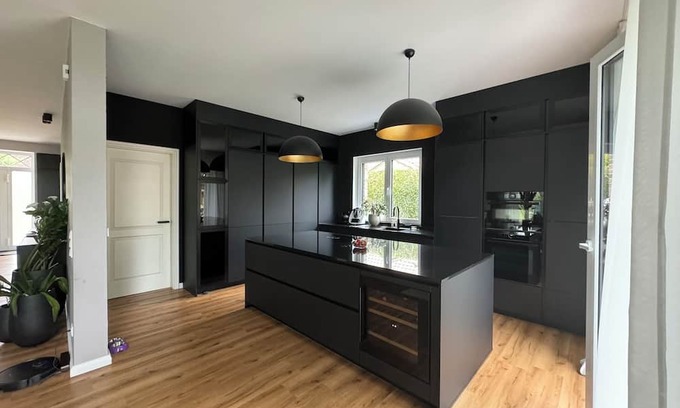 Tornesch Villa | Extravagant family home with parking, fireplace & garden - pet-friendly
