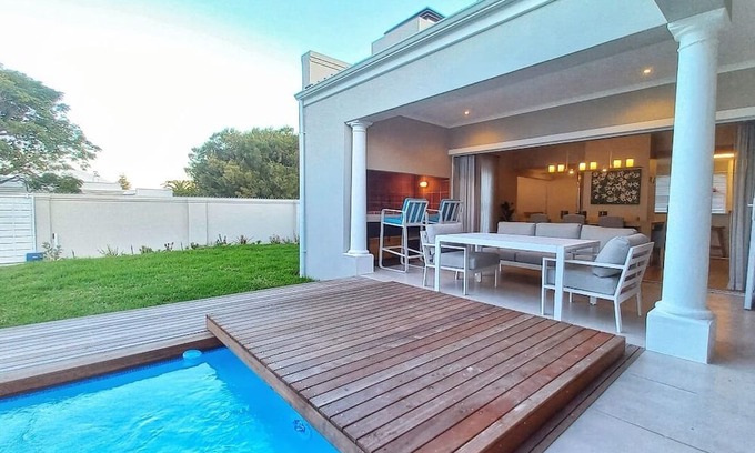 Eastcliff House | Luxurious 3-bedroom house in serene Hermanus