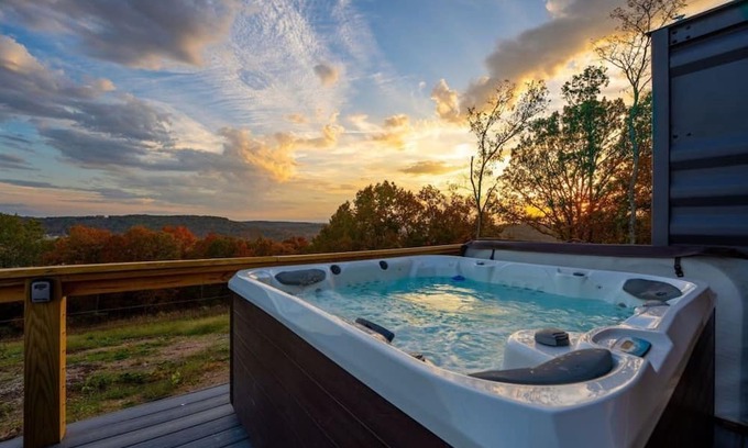 Omaha House | Lux Lake View Roof Deck Star Gazing Hot Tub