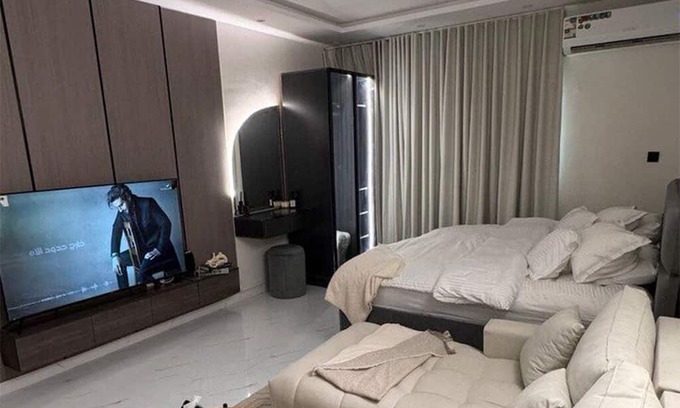 Al Aqiq Apartment | Chic Studio with Luxurious Amenities & Ideal Location in Riyadh - LP4