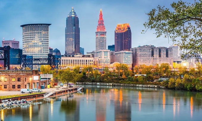 Downtown Cleveland Apartment | 4 Spacious Rooms in DT Cleveland - Walk to Night Entertainment and Stadiums