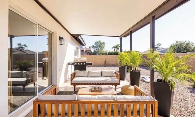 Village Grove House | 3-bedroom house in fabulous Scottsdale with AC, WiFi
