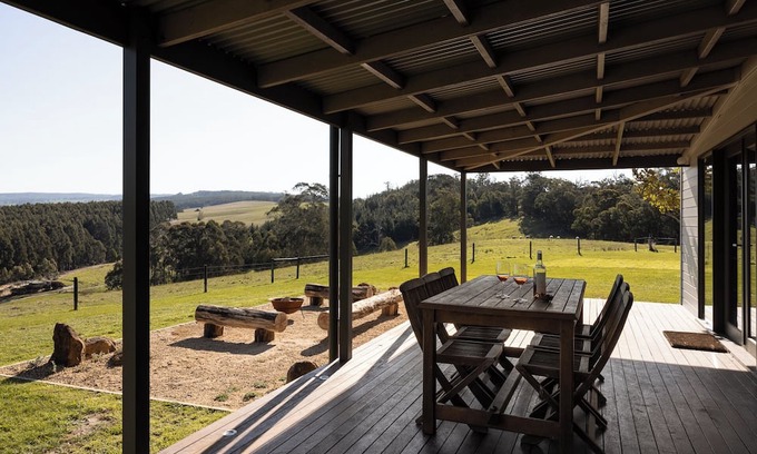 Willung South House | Escape w the Whole Clan @ Carrajung Estate