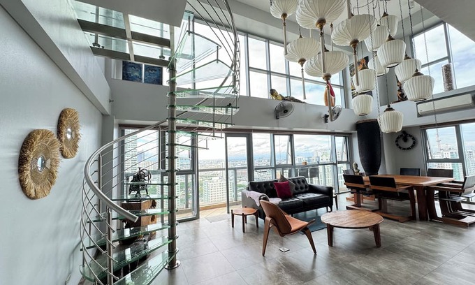 San Lorenzo Condo | 3 bedroom Lower Penthouse with Balcony at Eton Residences - Makati