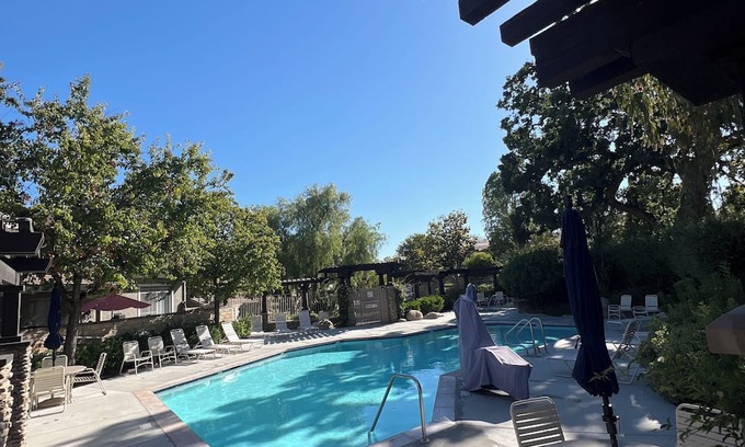 Valencia House | Room in Santa Clarita