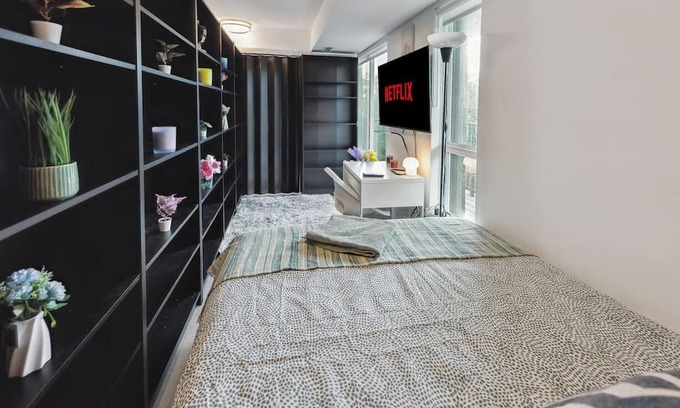 Industrial Park Apartment | Perfect Stay in Ottawa!