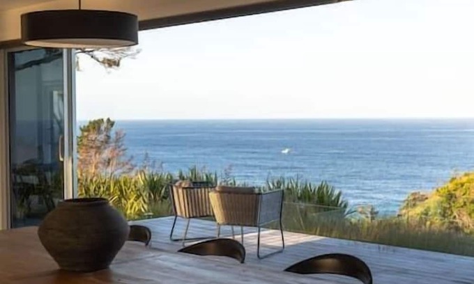Tutukaka House | North Gable House - Luxurious retreat