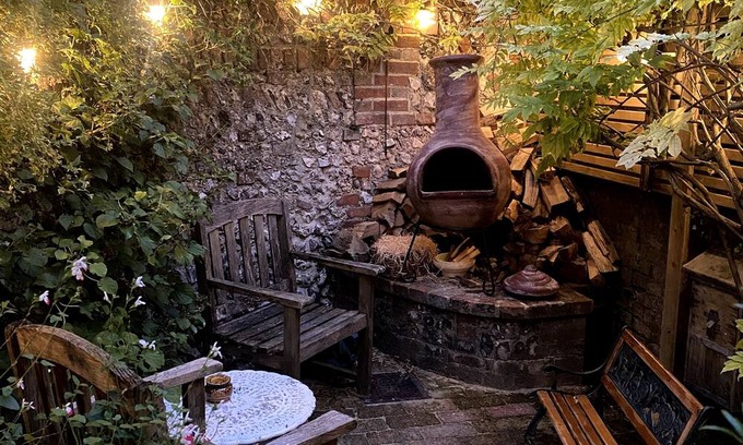 Lewes Cottage | Stylish, cozy centrally located historical cottage in Lewes