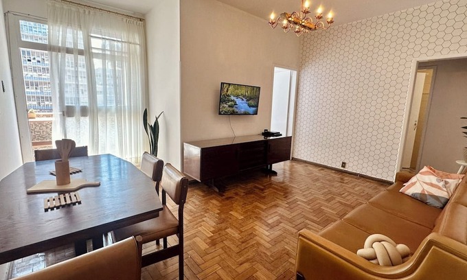 Belo Horizonte Apartment | Apê Amplo 2 Qrts com Varanda no Centro de BH