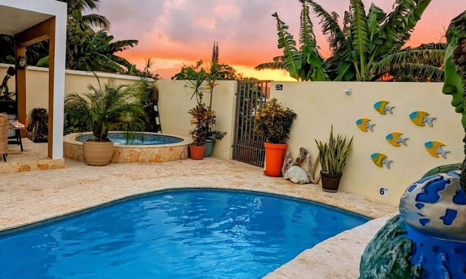 Vilomar Apartment | Charming hotel suite in delightful Luquillo with AC, WiFi