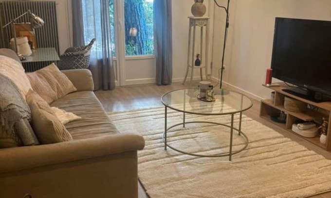 Aiguelongue Apartment | T2 with pool