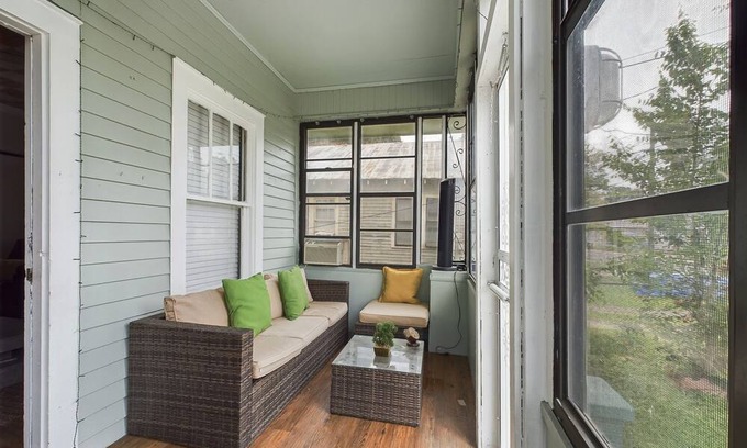 Downtown House | Historic Greenhouse! Downtown Lafayette!