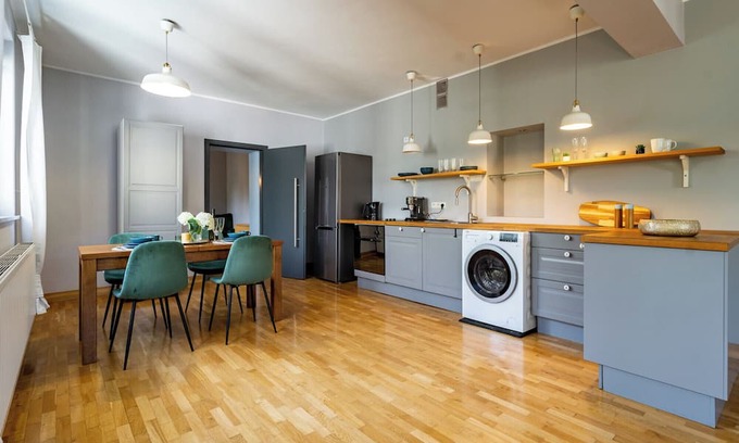 Brynow Apartment | Platinium Spacious Apartment