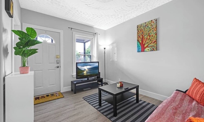 Hamilton House | Bright & Renovated 3BR Hamilton Gem Near Downtown