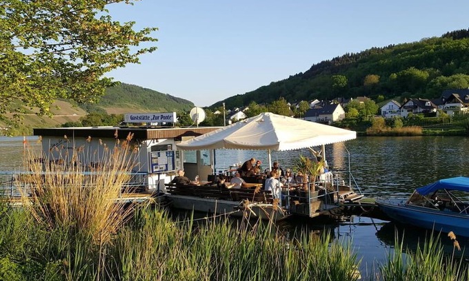 Merl House | Luxury holiday apartment Villa Burglay