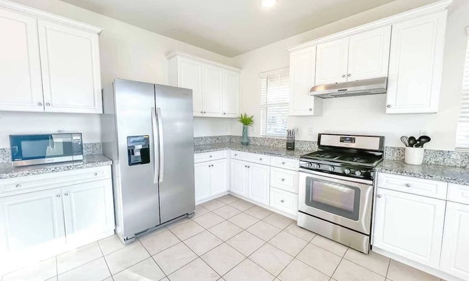 Ontario House | Furnished｜Pet Friendly｜Near Airport｜Prefect For WFH&Vacation&Insurance #41640