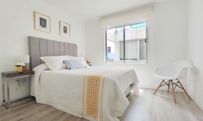 Escandon Apartment | Beautiful Apt steps to Condesa. 4Beds +Parking