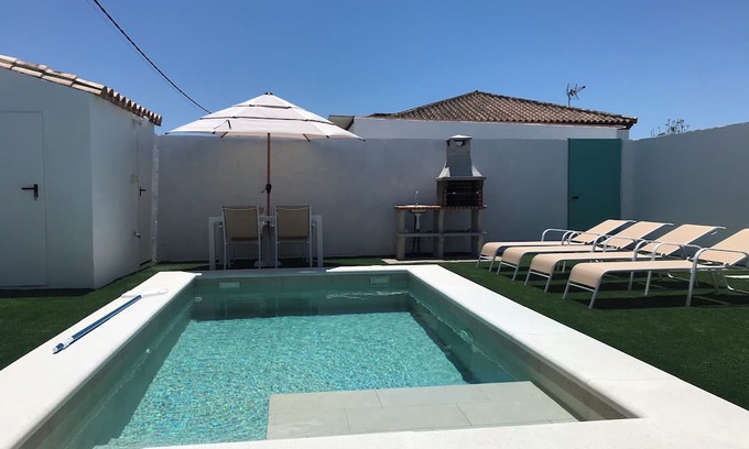 Los Franceses-la Vega Ski Chalet | Casa en un Entorno Rural, Piscina ,barbacoa ,wifi ,aire Acondicionado y Parking