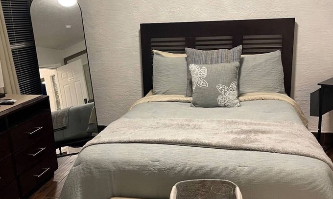 Holly Hill House | Looking to unwind? Harmony Hideaway is the peaceful break you need!!!